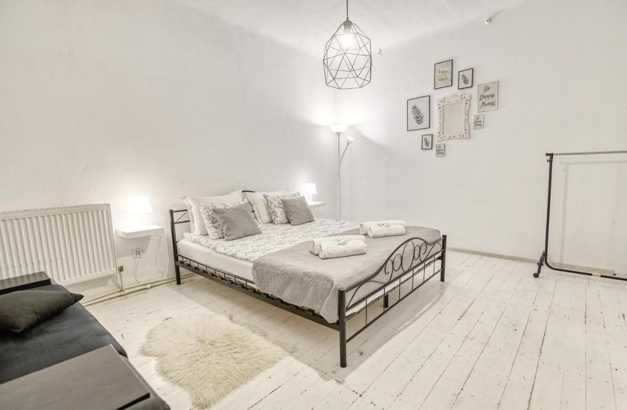 La Maison Blanche Otel Alba Iulia Dış mekan fotoğraf