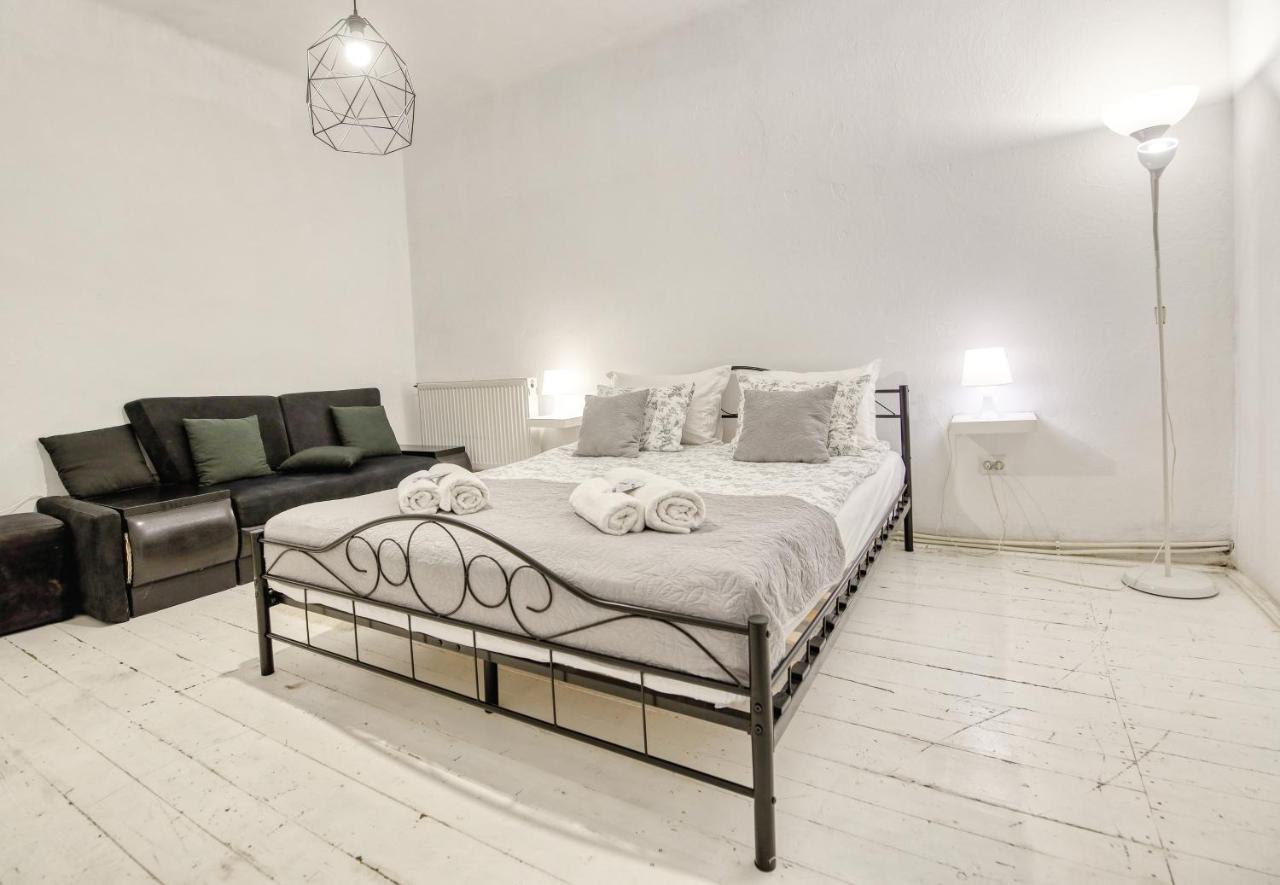 La Maison Blanche Otel Alba Iulia Dış mekan fotoğraf