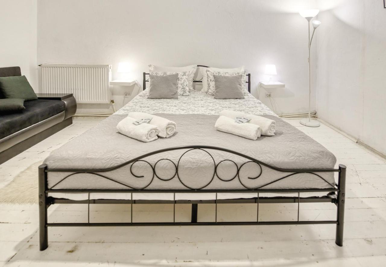 La Maison Blanche Otel Alba Iulia Dış mekan fotoğraf