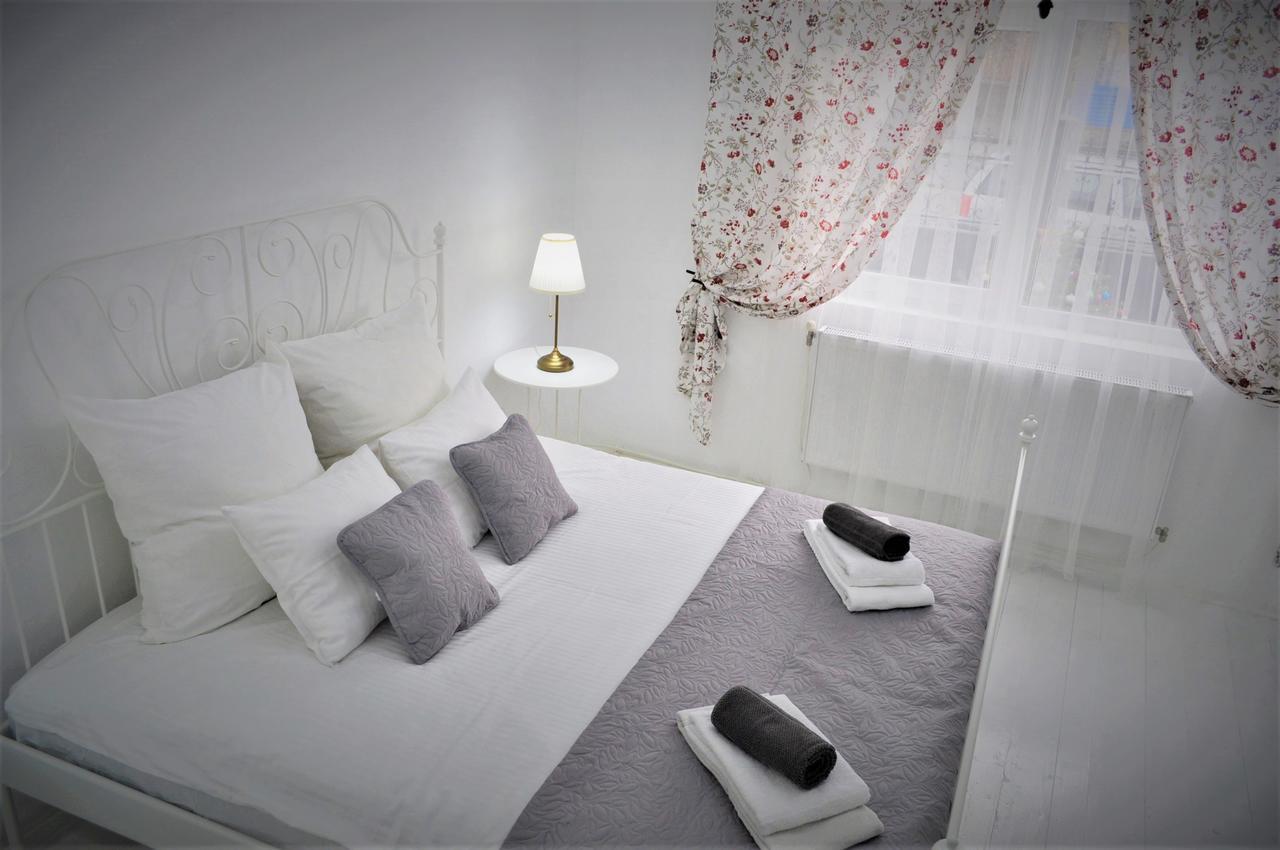 La Maison Blanche Otel Alba Iulia Dış mekan fotoğraf